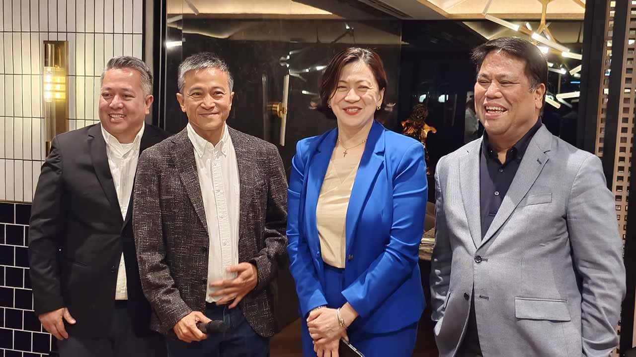 L-R: Foton Philippines General Manager Levy Santos, UAAGI Chairman Rommel Sytin, UAAGI Chief Marketing Executive Lyn Manalansang-Buena, and Chery Philippines Managing Director Froilan Dytianquin